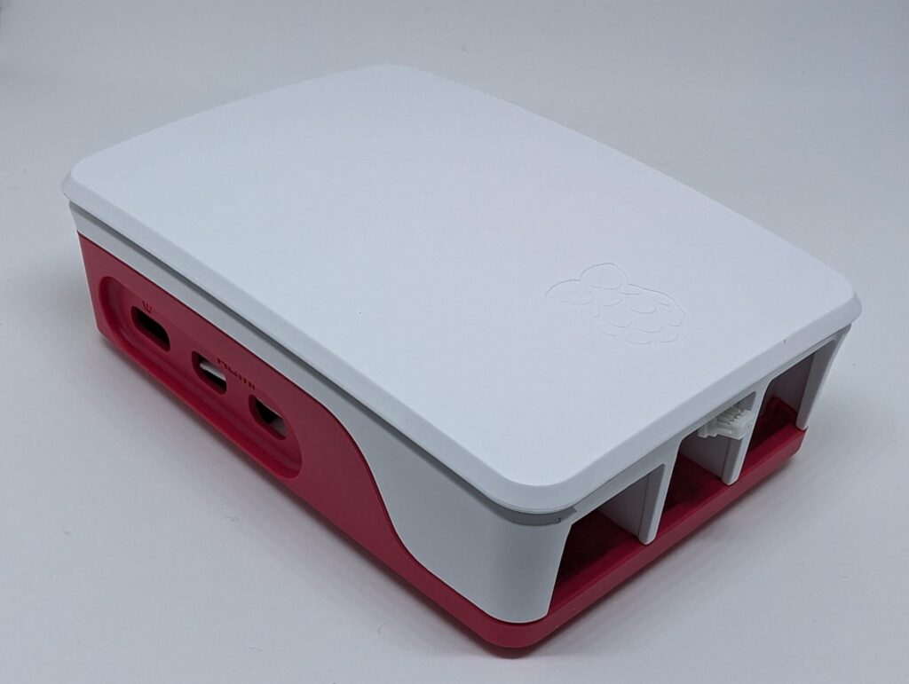 Raspberry Pi 5 offizielles Case Außen Ansicht